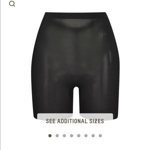 NWTS SKIMS SHEER SCULPT SHORT SIZE XL
